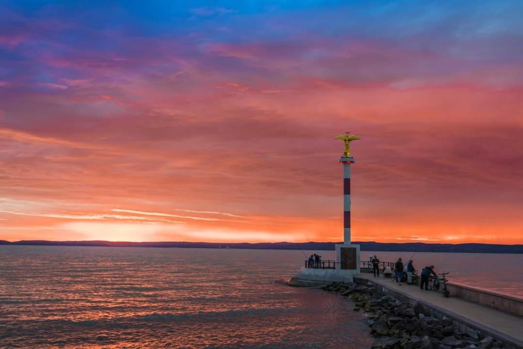 Balaton Wellness Apartman Siófok Esterno foto